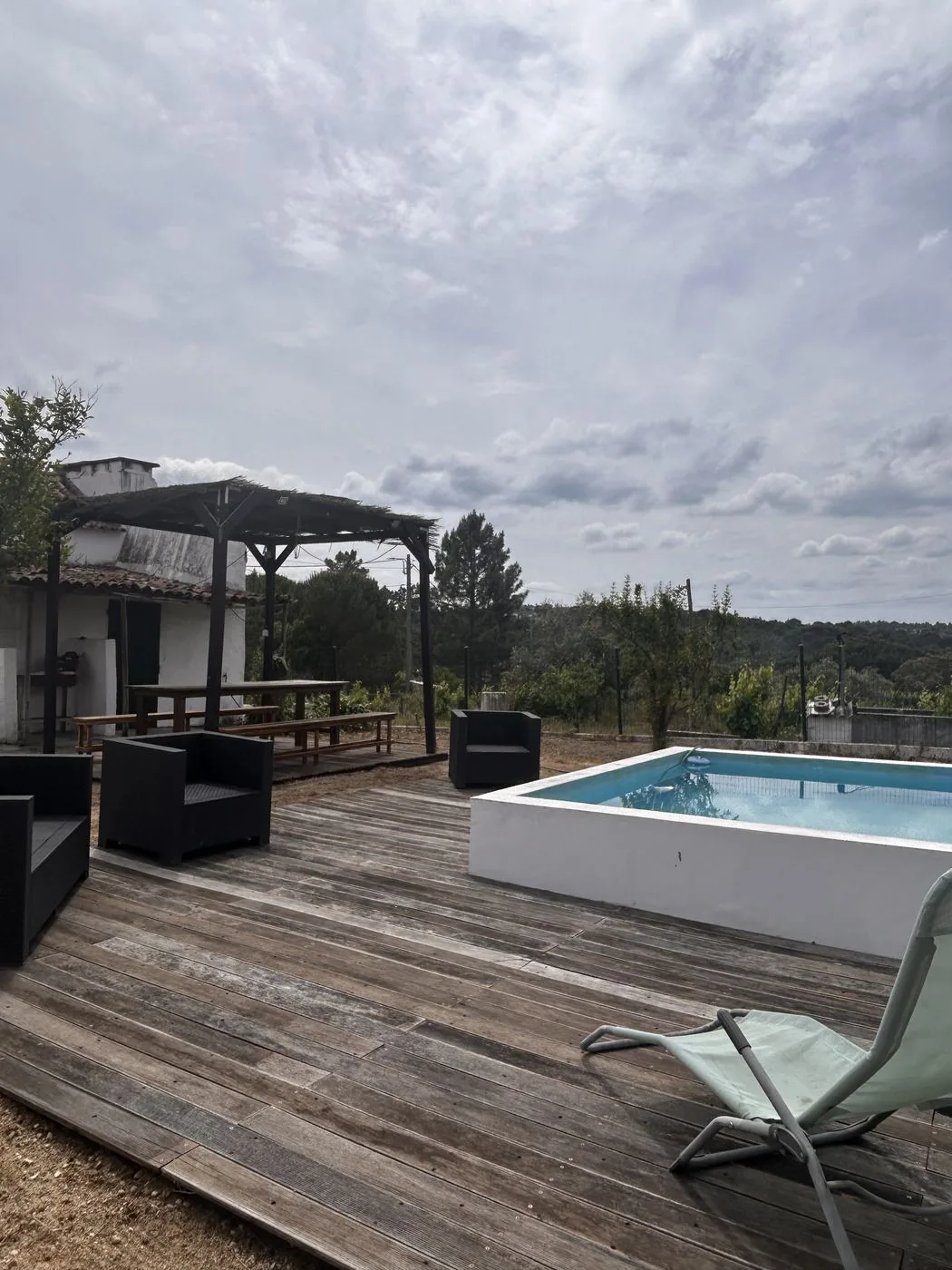 Deck com pérgola — Casa da Barragem, Montargil
